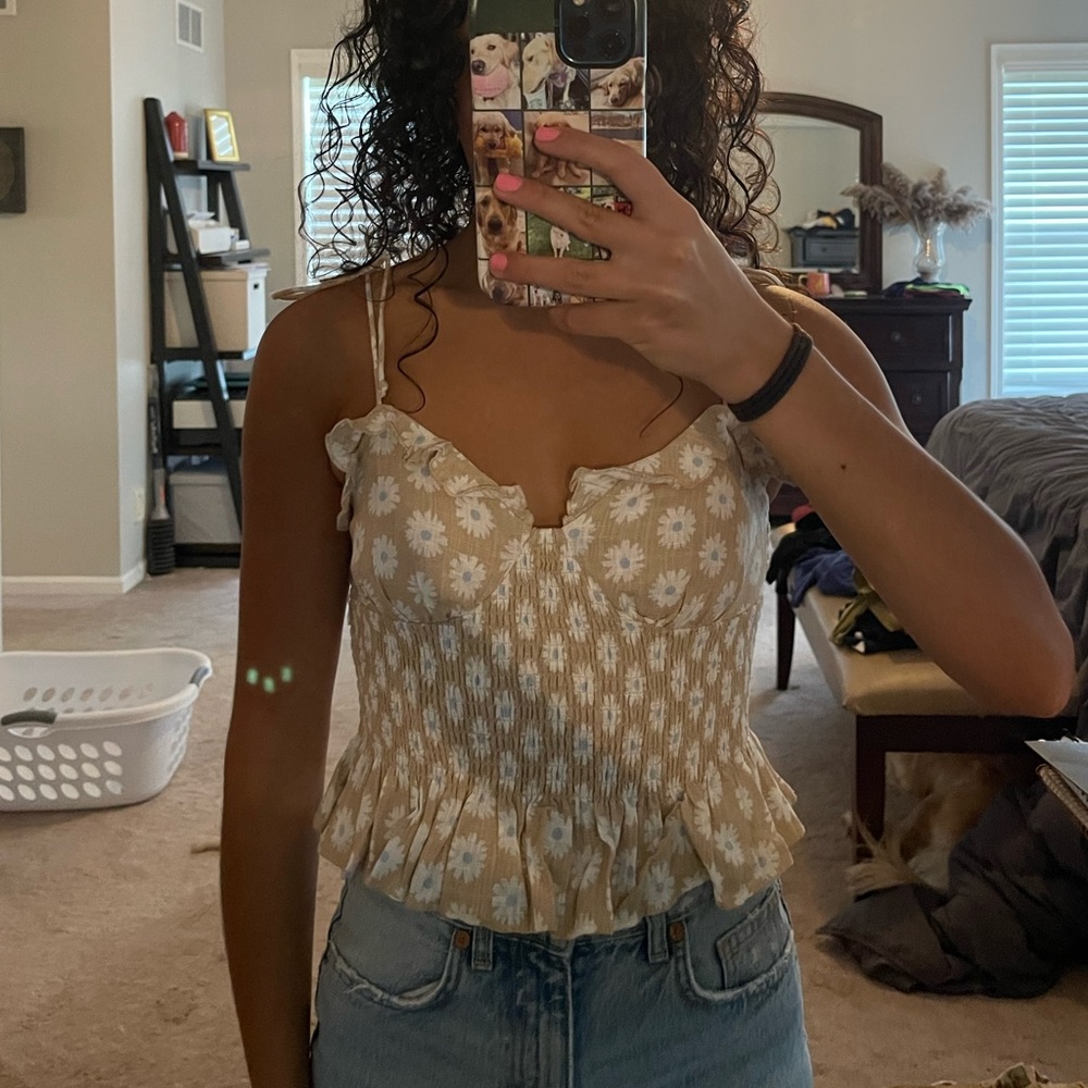 Forever 21 cream floral print tank